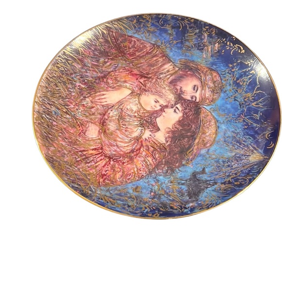 EDNA HIBEL HOLIDAY Fine Art Porcelain Collector Plate Series. - Picture 2 of 8